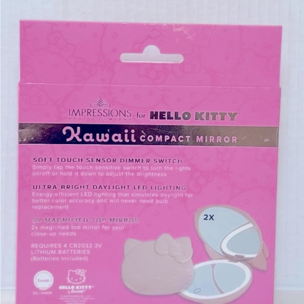 Hello Kitty Compact LED Mirror - Picture 6 of 10